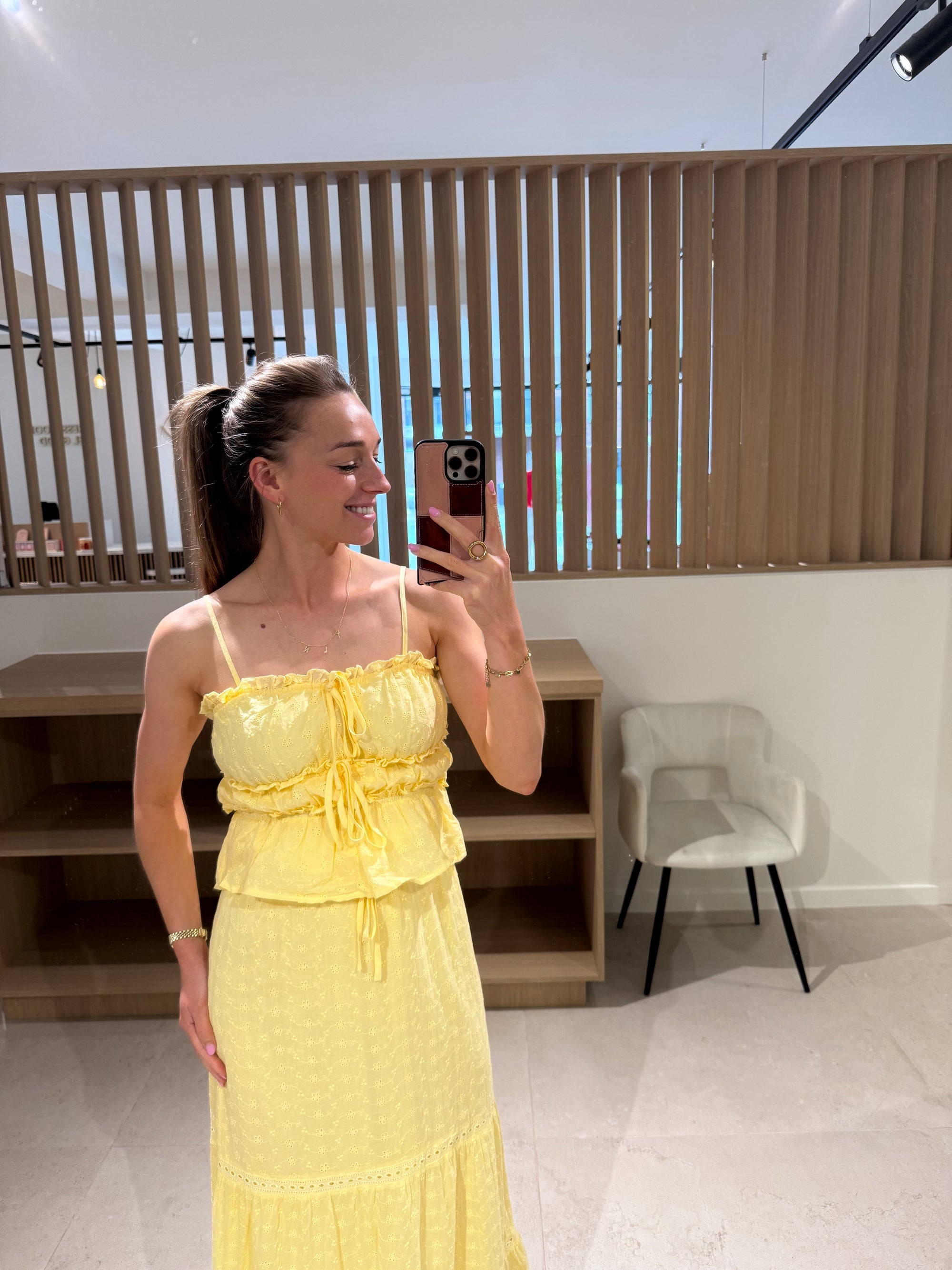 Butteryellow set