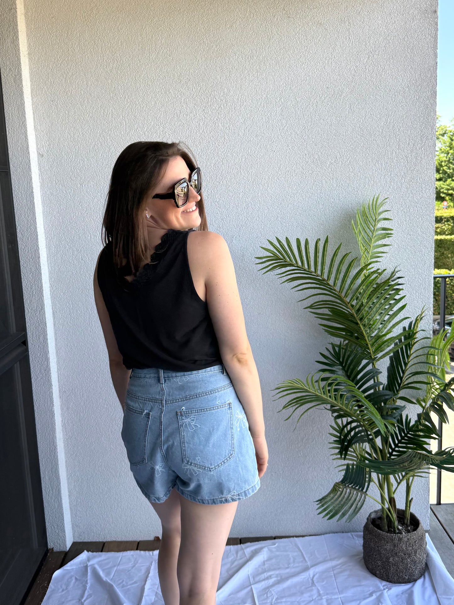 Only V-Neck Lace Top Black