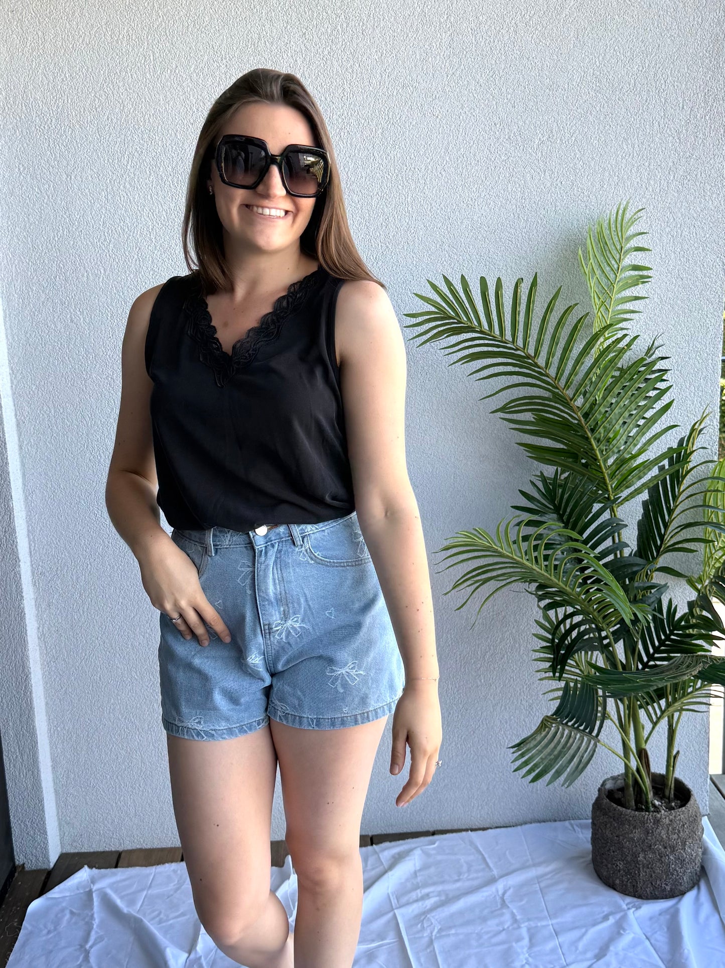 Only V-Neck Lace Top Black