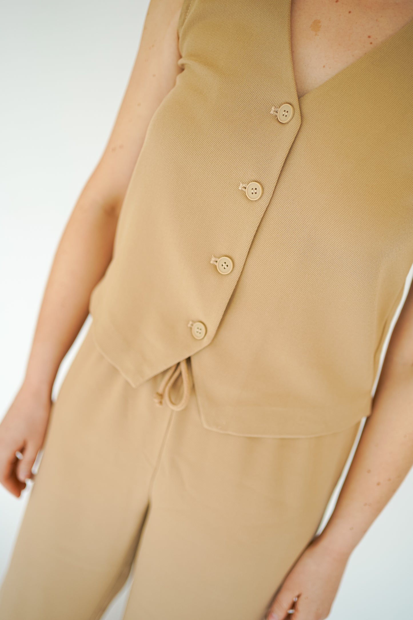 ONLY thana casual vest